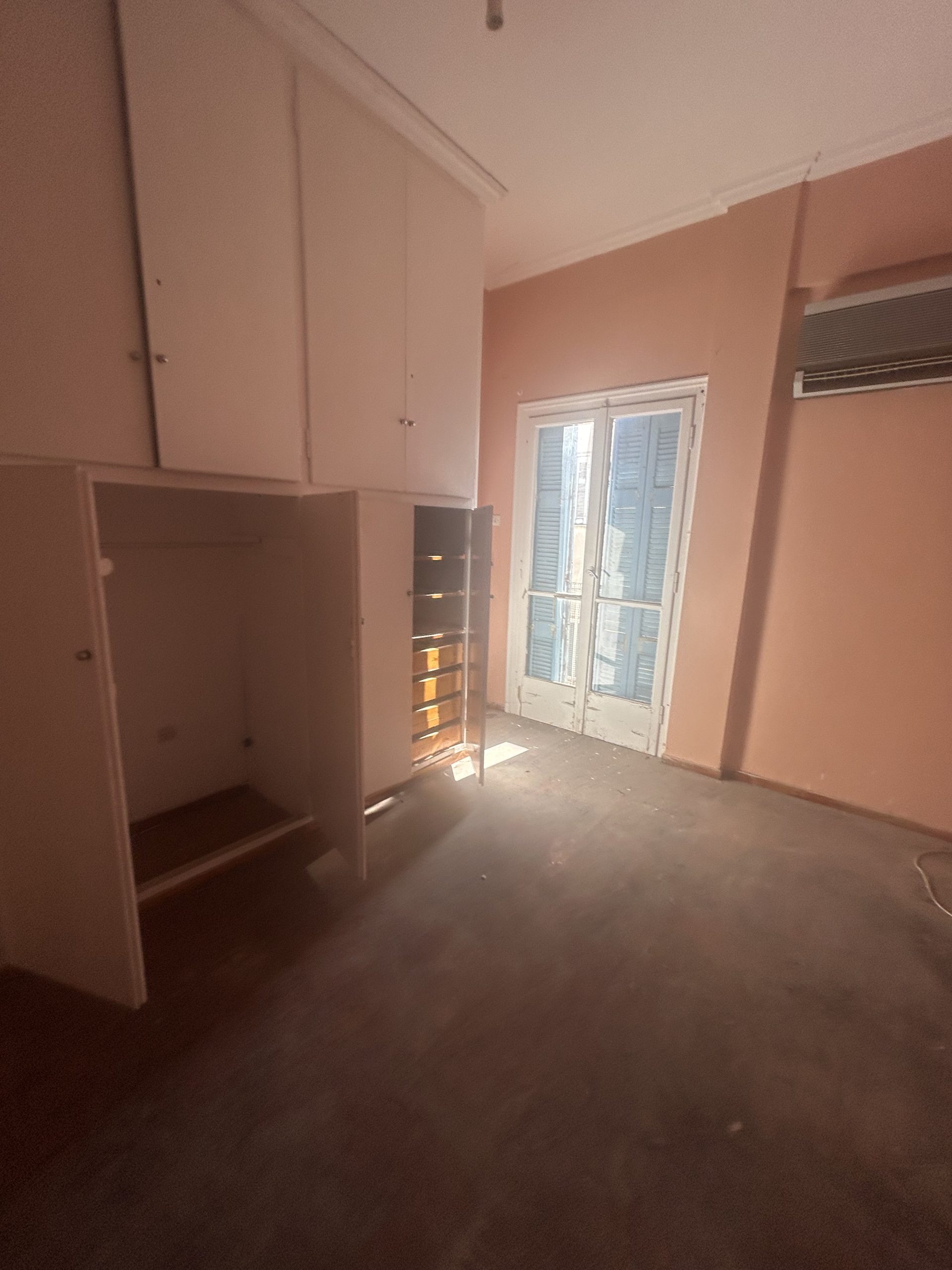 athenes 2 pieces avant renovation 3